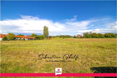 Terrain constructible - 1 050 m²