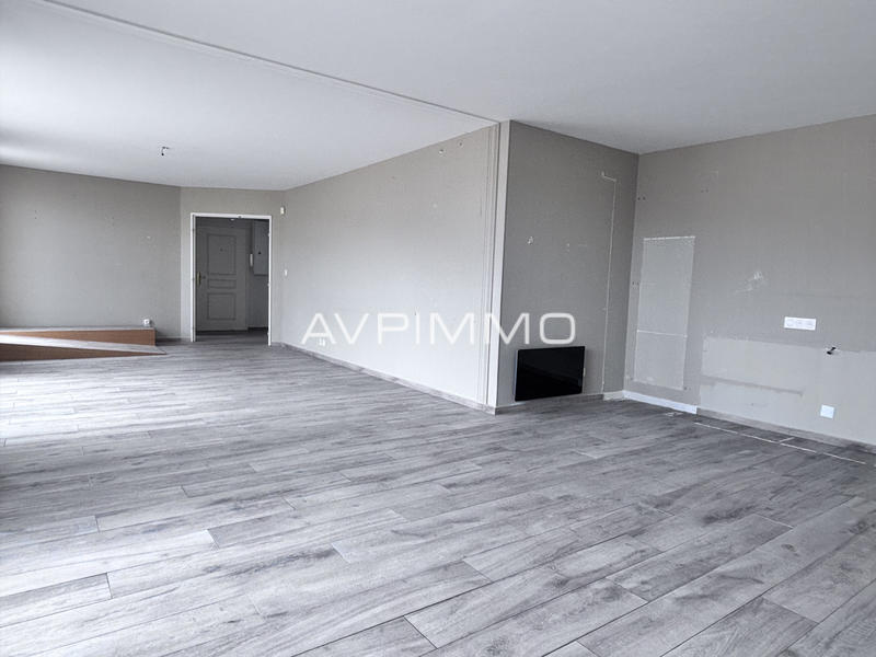 Appartement - 120 m² - 5 pièces