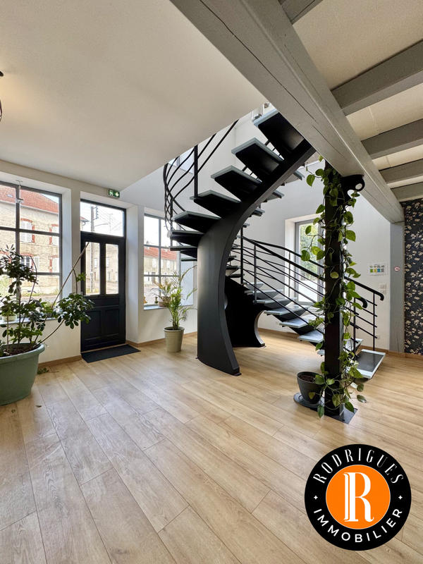 Maison - 372 m² - 12 pièces