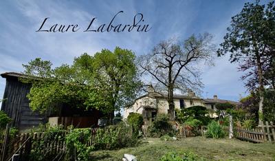 Propriété - 660 m² - 22 pièces