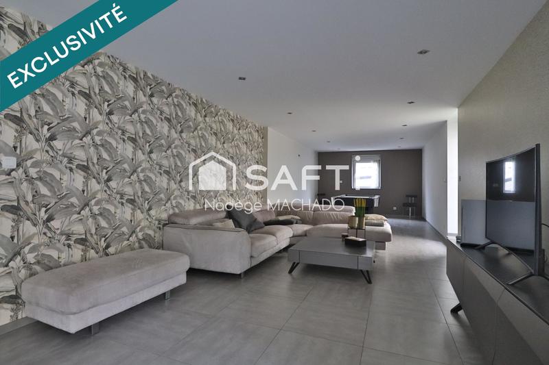 Maison - 219 m² - 9 pièces