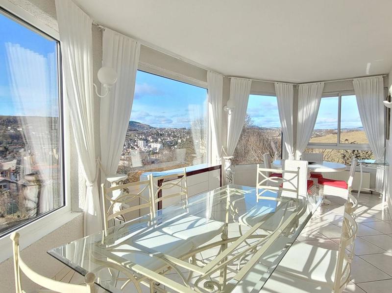 Maison - 190 m² - 7 pièces