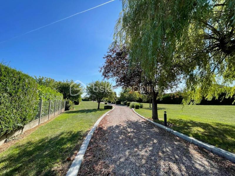 Maison - 300 m² - 10 pièces