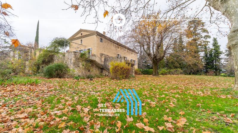 Appartement - 260 m² - 8 pièces