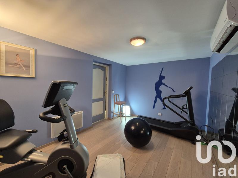 Maison - 300 m² - 8 pièces