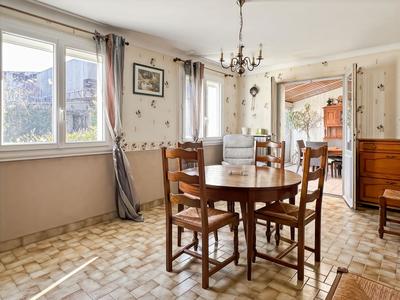 Maison - 121 m² - 5 pièces
