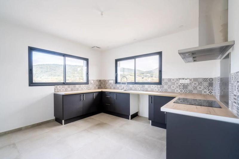 Maison - 266 m² - 5 pièces