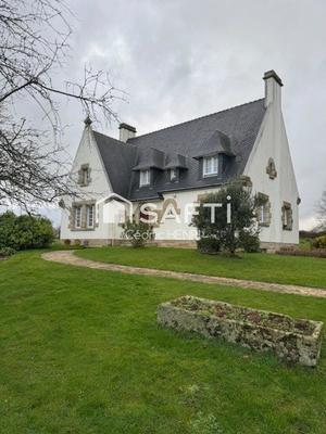 Maison - 205 m² - 6 pièces