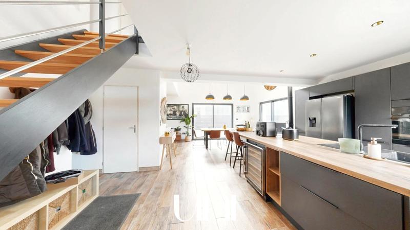 Maison - 137 m² - 5 pièces