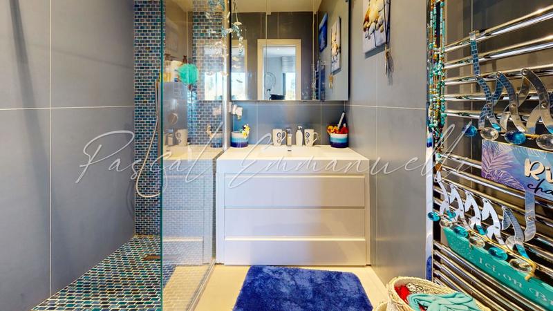 Appartement - 102 m² - 4 pièces