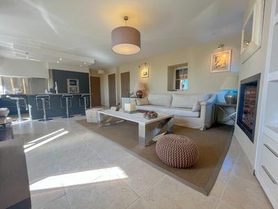 Appartement - 80 m² - 3 pièces