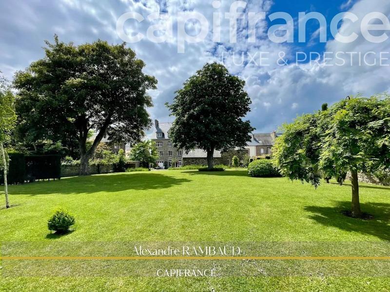 Demeure - 435 m² - 17 pièces