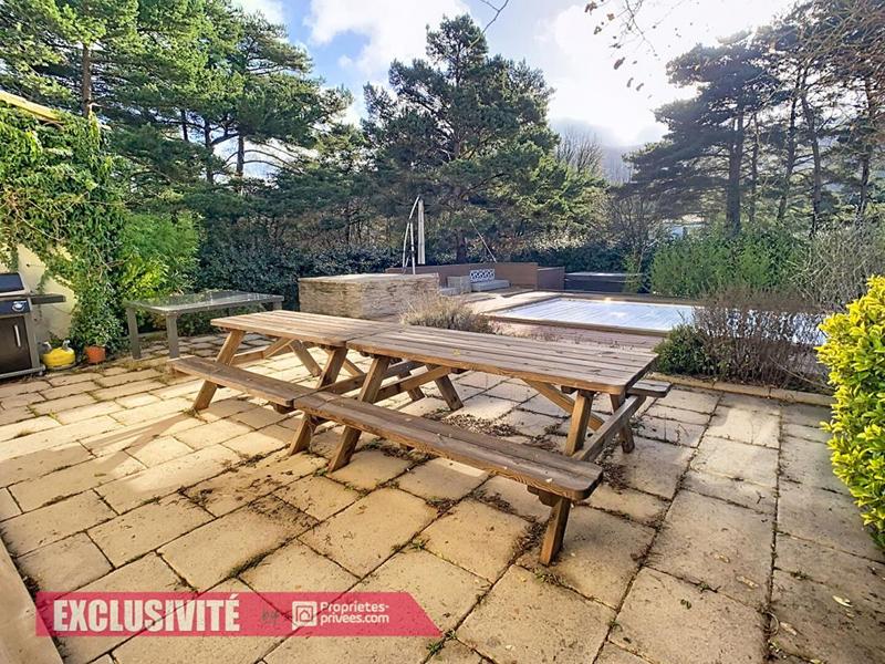 Maison - 200 m² - 6 pièces