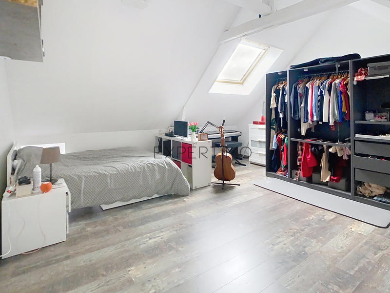 Maison - 184 m² - 9 pièces