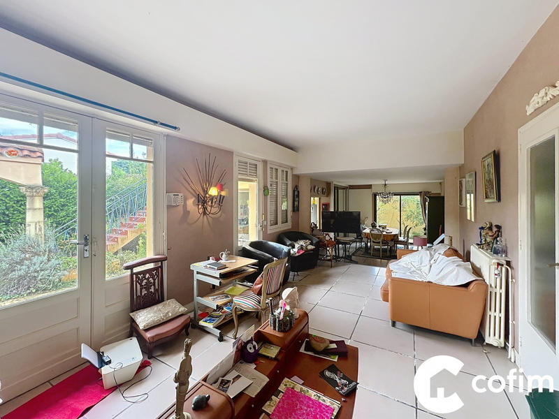 Maison - 182 m² - 7 pièces