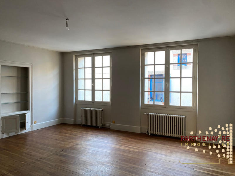 Maison - 220 m² - 8 pièces
