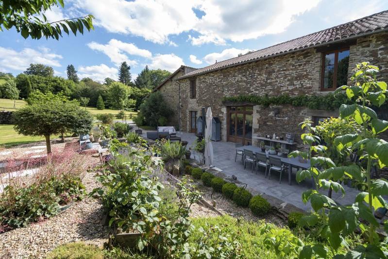 Maison en pierre - 285 m² - 5 pièces