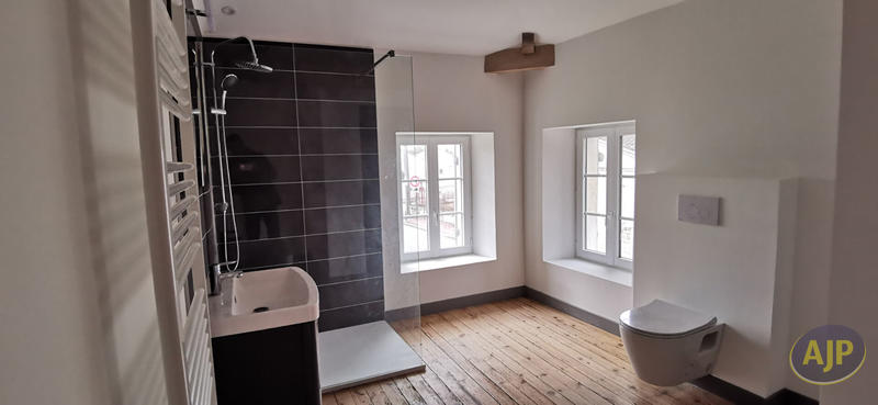 Maison - 275 m² - 6 pièces