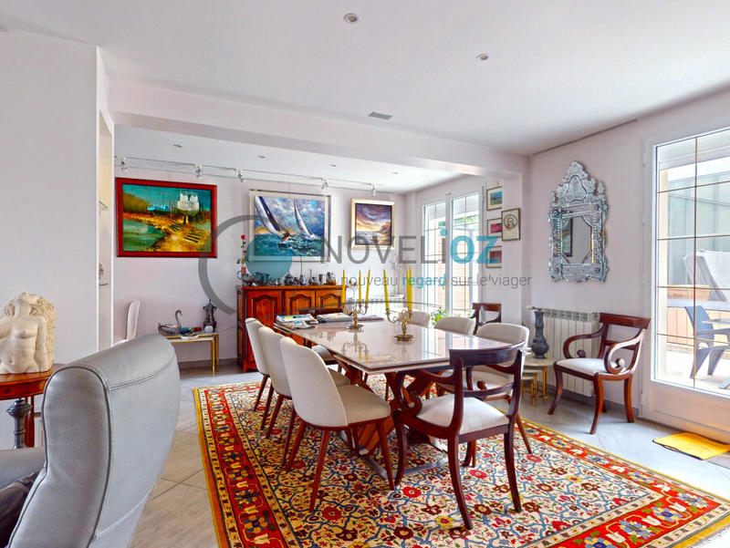 Maison - 291 m² - 9 pièces