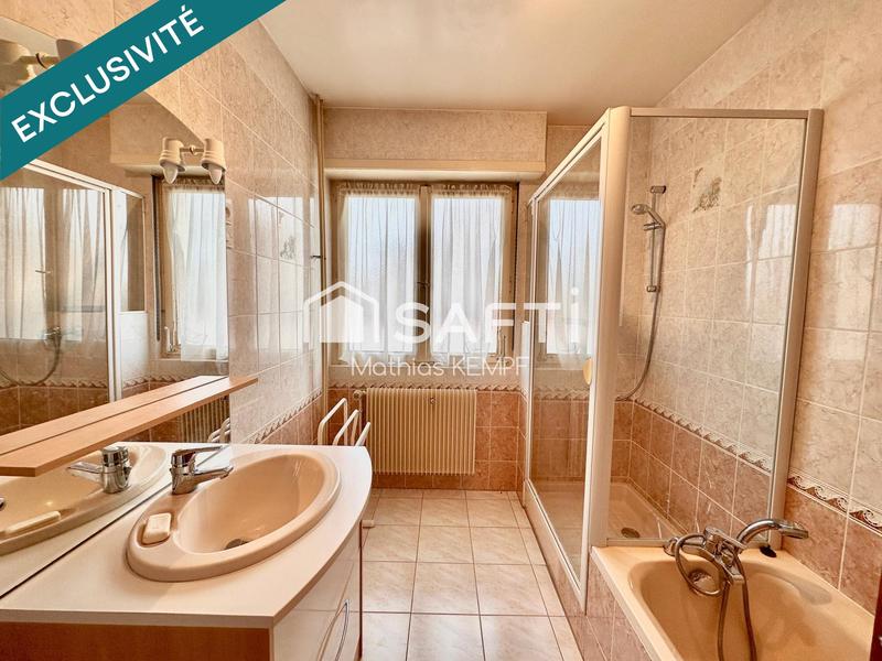 Maison - 180 m² - 8 pièces