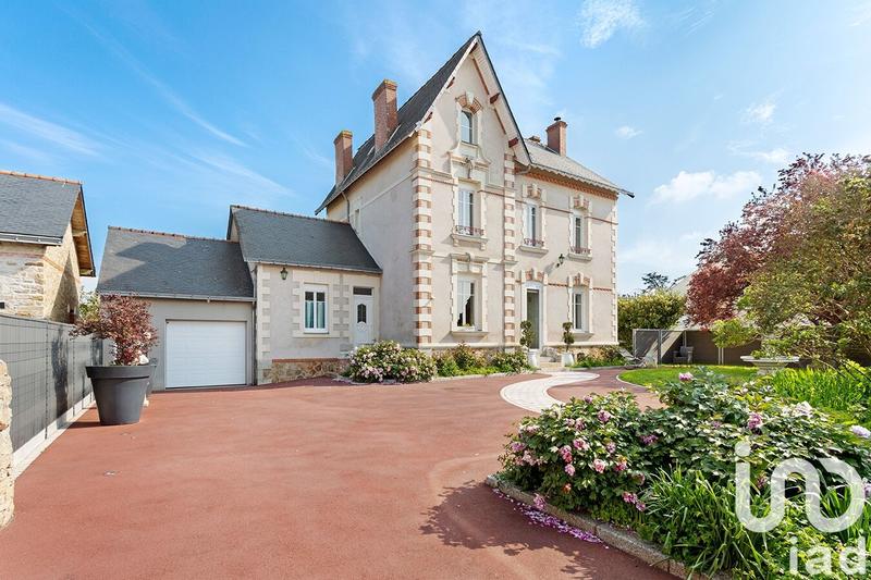 Maison - 210 m² - 7 pièces