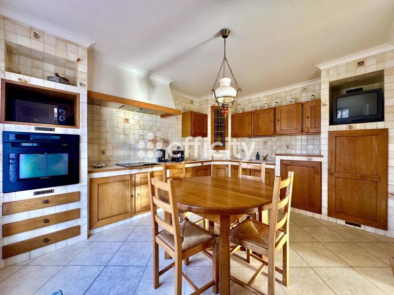 Pavillon - 183 m² - 8 pièces