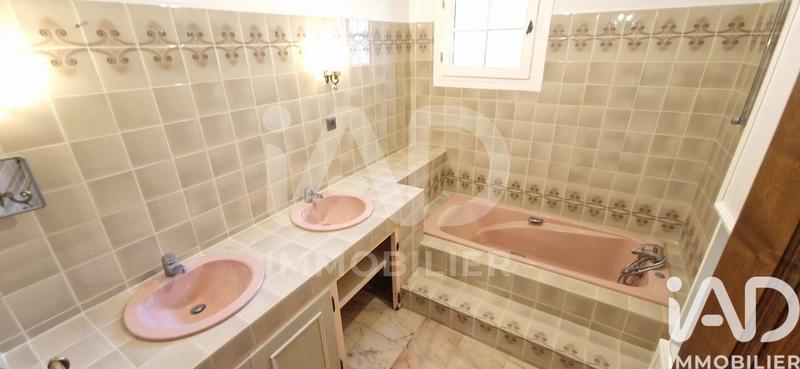 Maison - 195 m² - 8 pièces