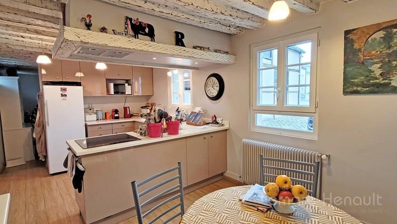 Maison - 244 m² - 11 pièces