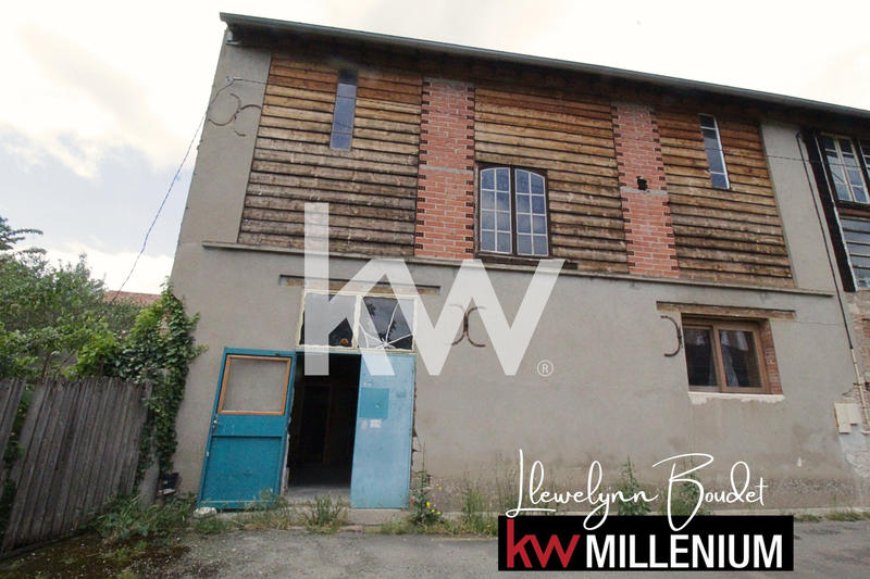 Maison - 210 m² - 2 pièces