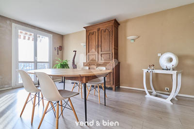 Appartement - 120 m² - 6 pièces