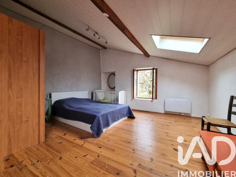 Maison - 330 m² - 9 pièces