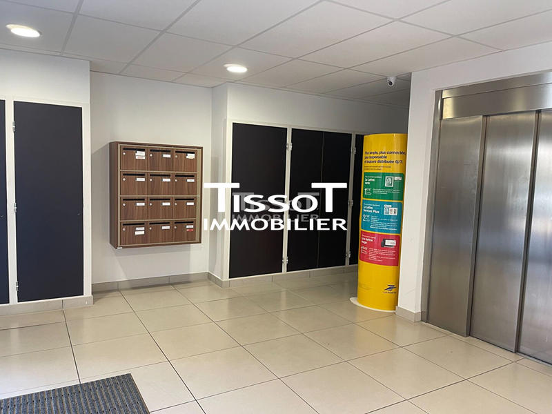 Bureau - 104 m² - 1 pièce