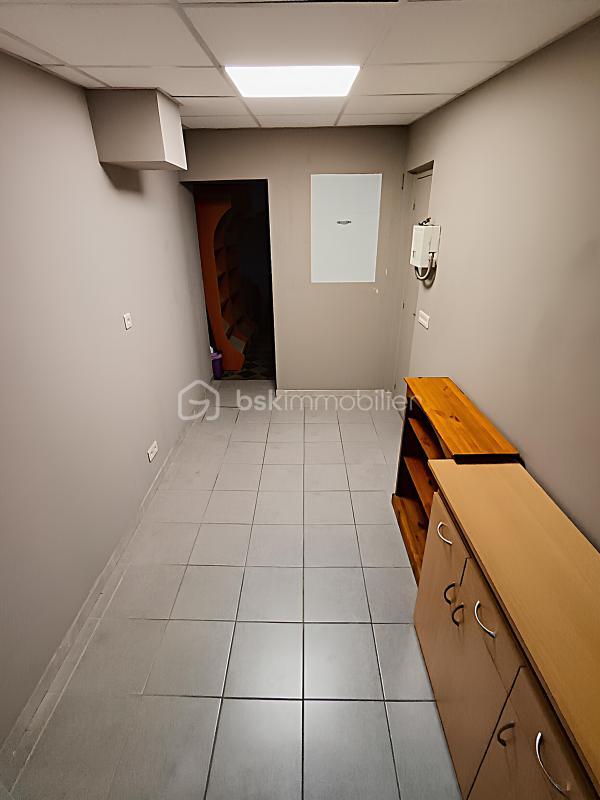 Local commercial - 71 m² - 3 pièces