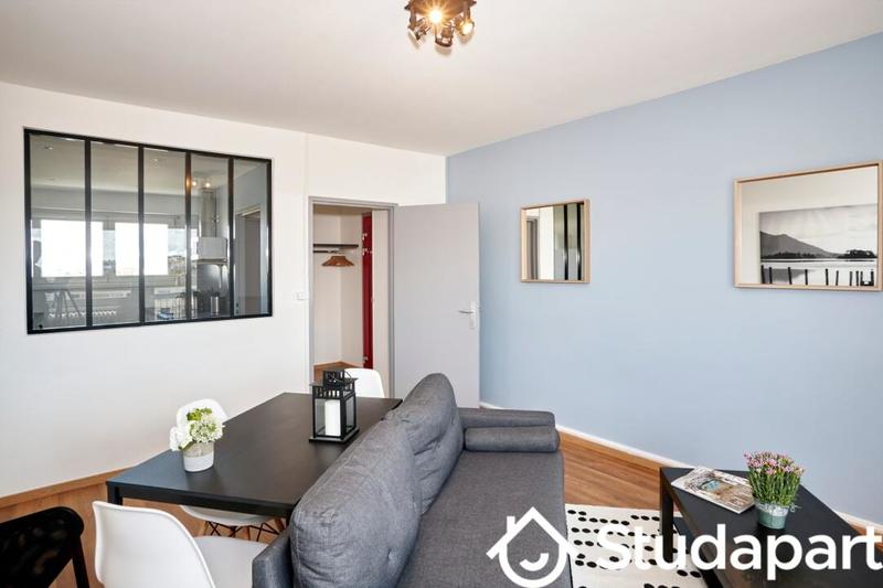 Chambre - 9 m² - 1 pièce