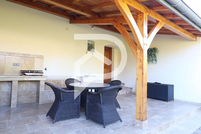 Villa - 200 m² - 5 pièces