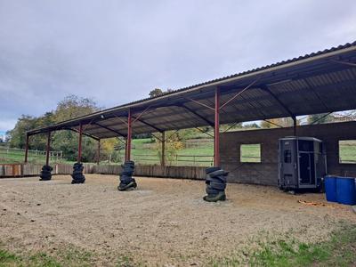 Maison - 222 m² - 7 pièces