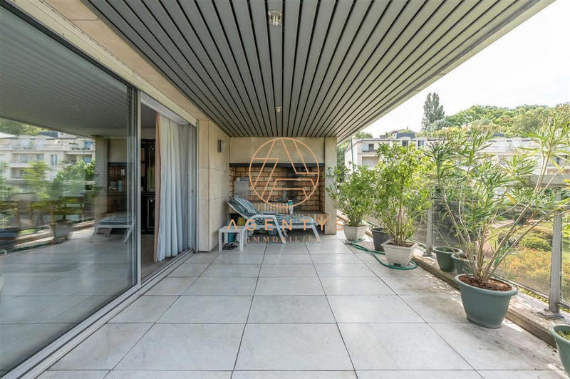 Appartement - 157 m² - 5 pièces