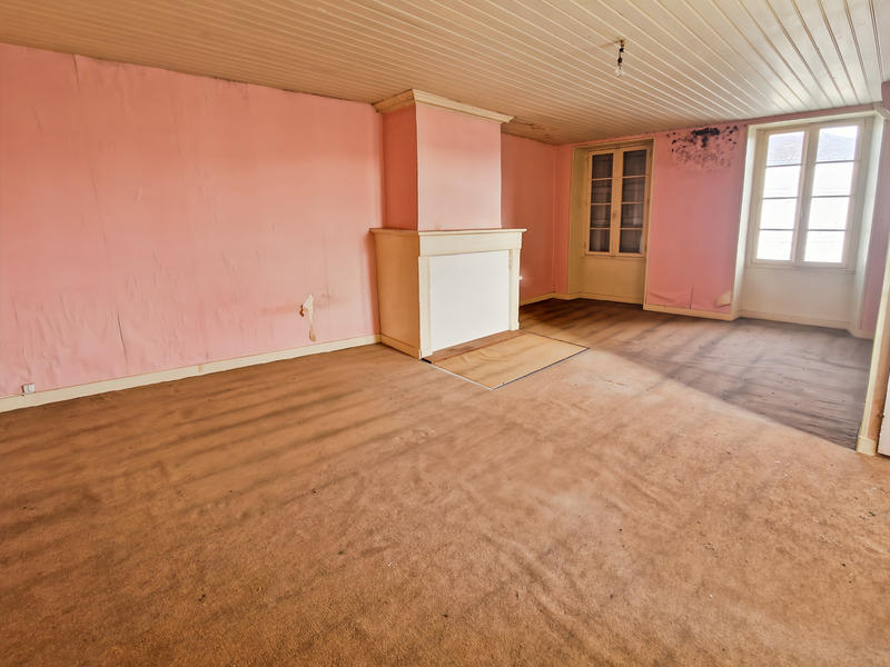 Maison - 220 m² - 12 pièces