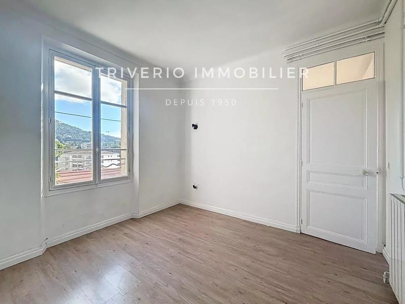 Appartement - 100 m² - 4 pièces