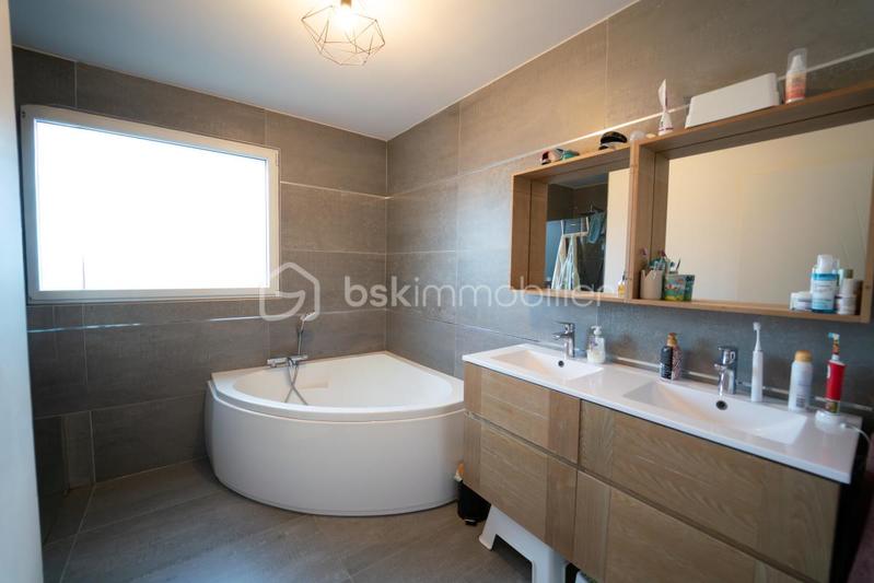 Maison - 108 m² - 5 pièces