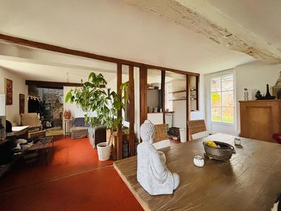 Maison - 155 m² - 9 pièces