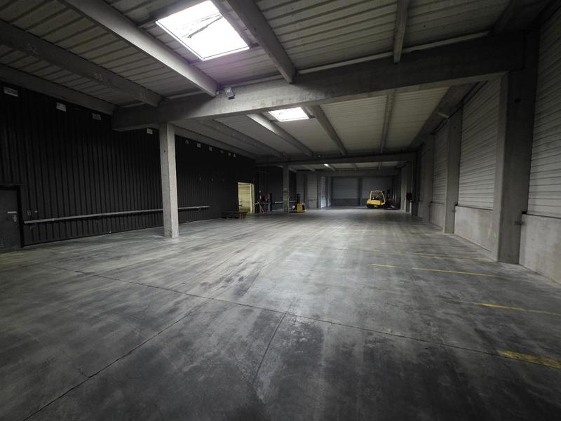 Entrepôt - 2 860 m²