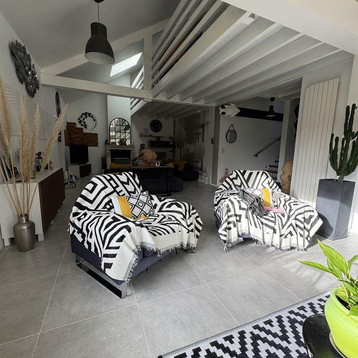 Villa - 270 m² - 8 pièces