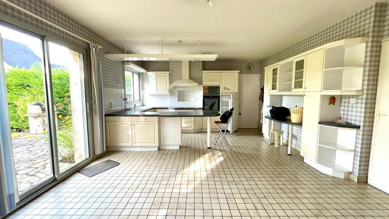 Maison - 329 m² - 11 pièces