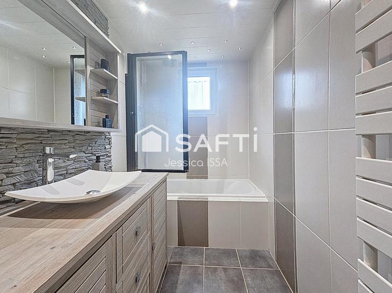 Maison - 94 m² - 5 pièces