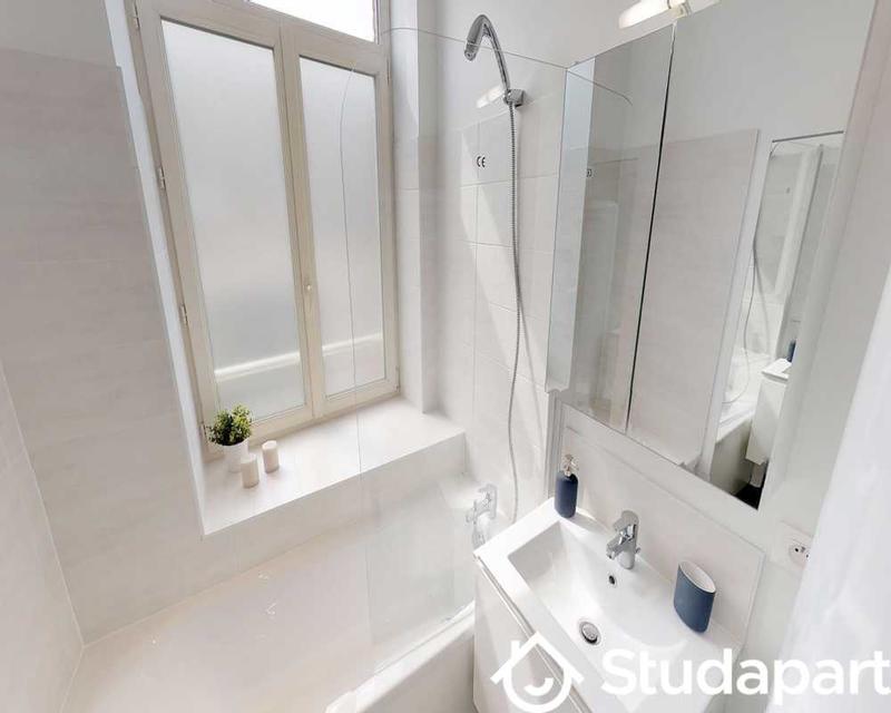 Chambre - 80 m² - 1 pièce