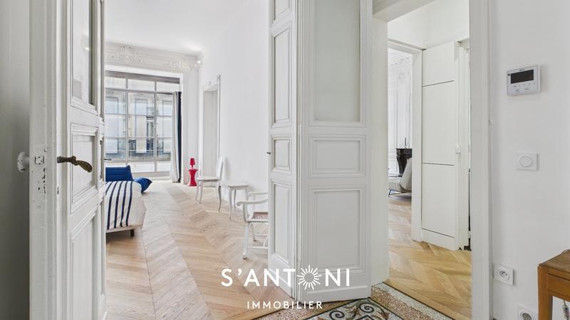 Appartement haussmannien - 91 m² - 2 pièces