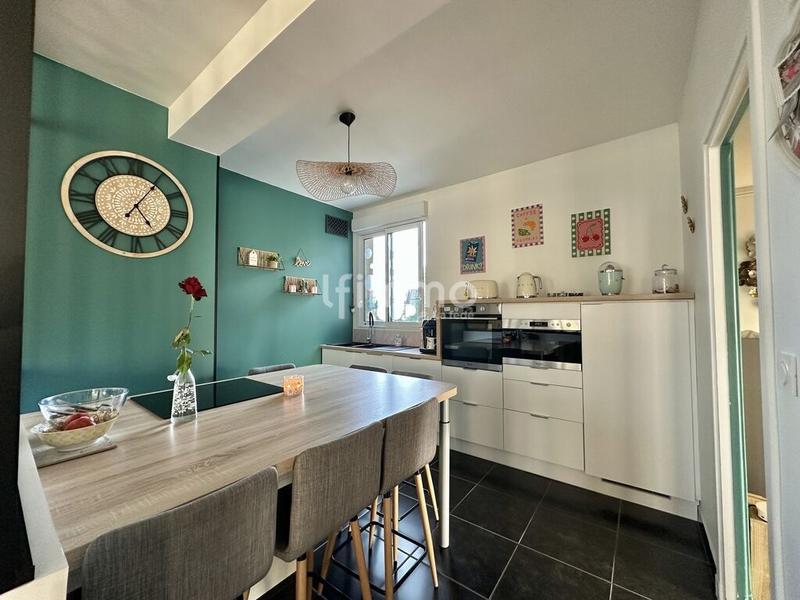 Duplex - 247 m² - 8 pièces