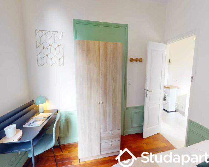 Chambre - 120 m² - 1 pièce