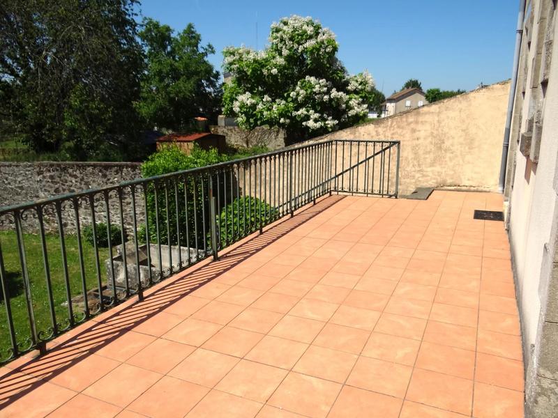 Maison - 203 m² - 8 pièces